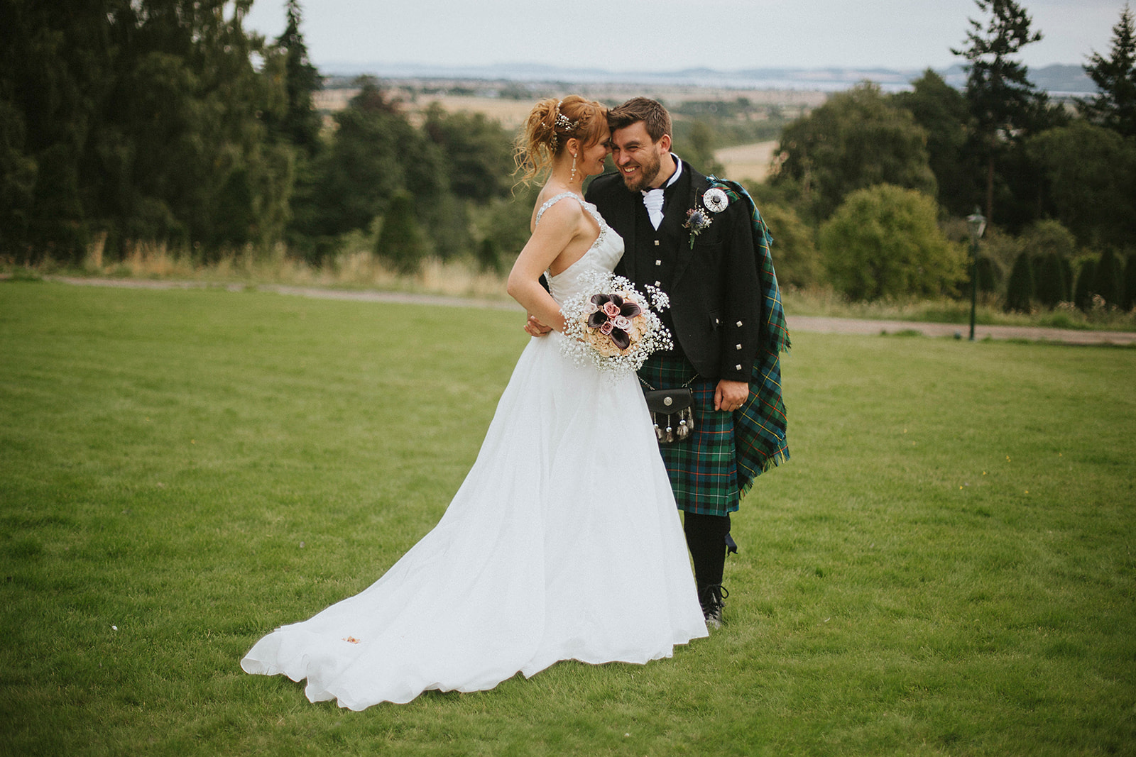 Minaglie and Ben Fingask Castle Wedding Perth 00038