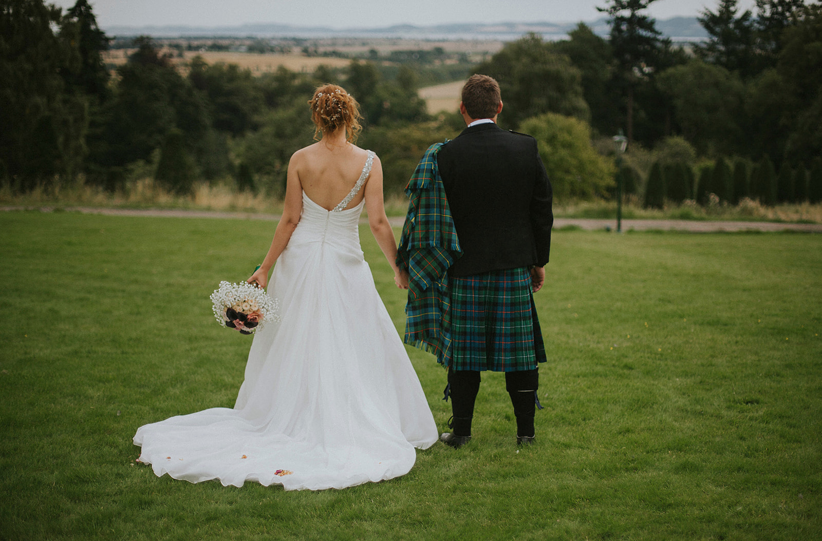 Minaglie and Ben Fingask Castle Wedding Perth 00039