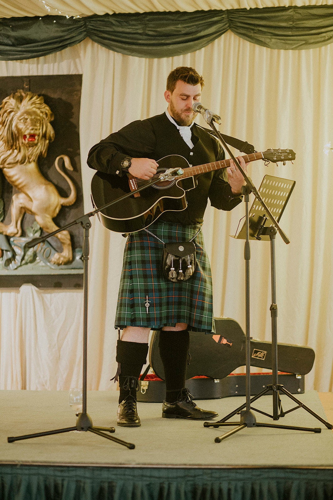 Minaglie and Ben Fingask Castle Wedding Perth 00048