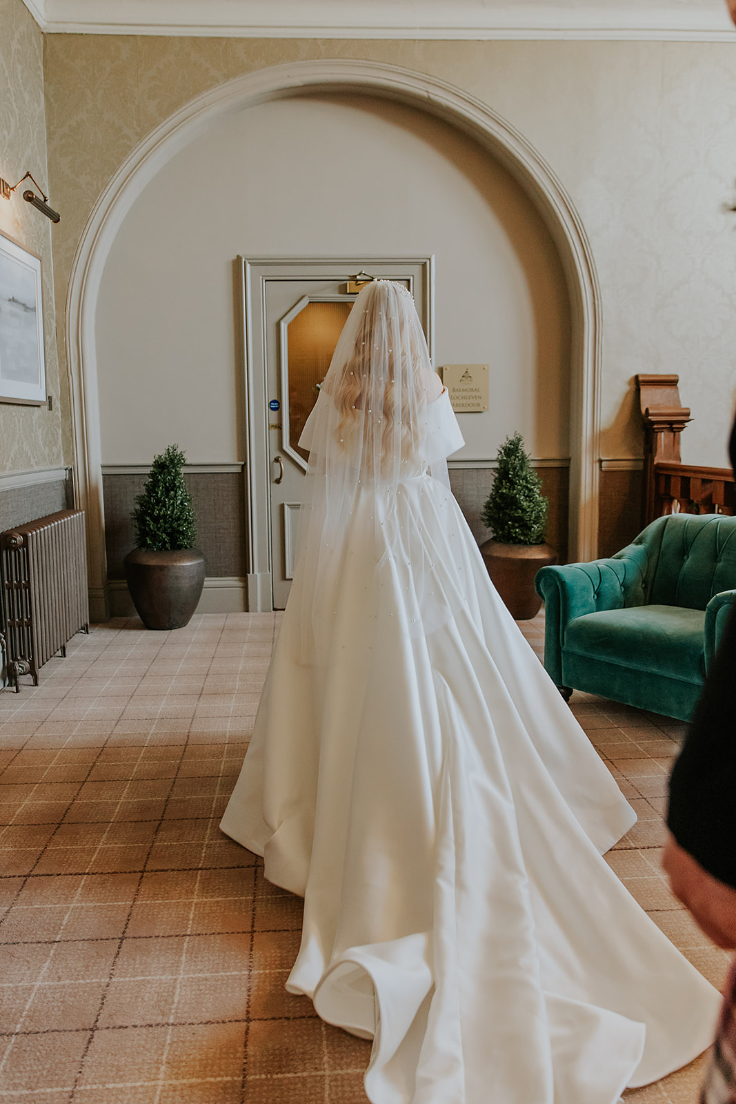 Emma and Chris Berry Cornhill Castle Winter Wedding 00014