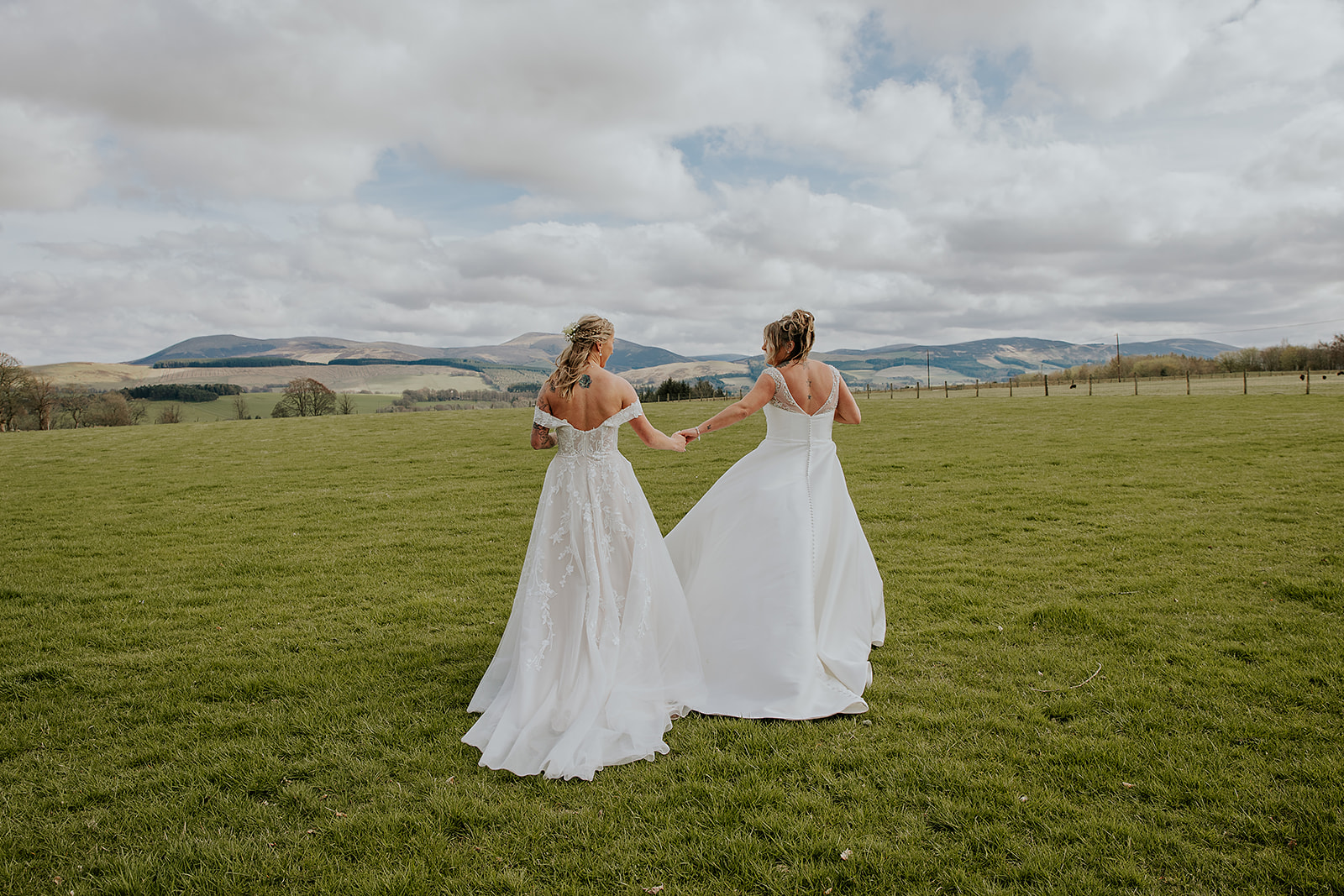 Erin and Steph Cormiston Farm Wedding00050