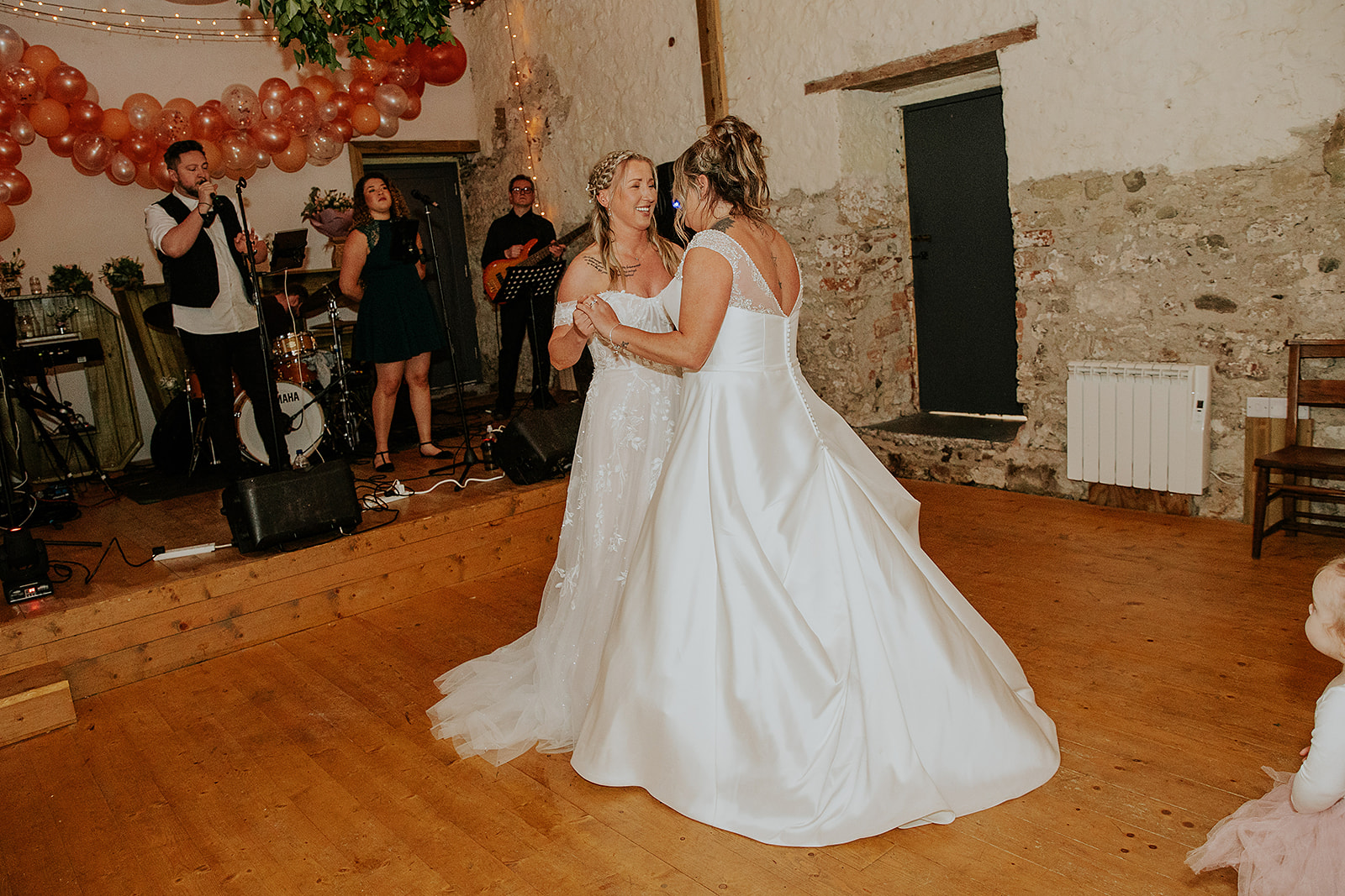Erin and Steph Cormiston Farm Wedding00074