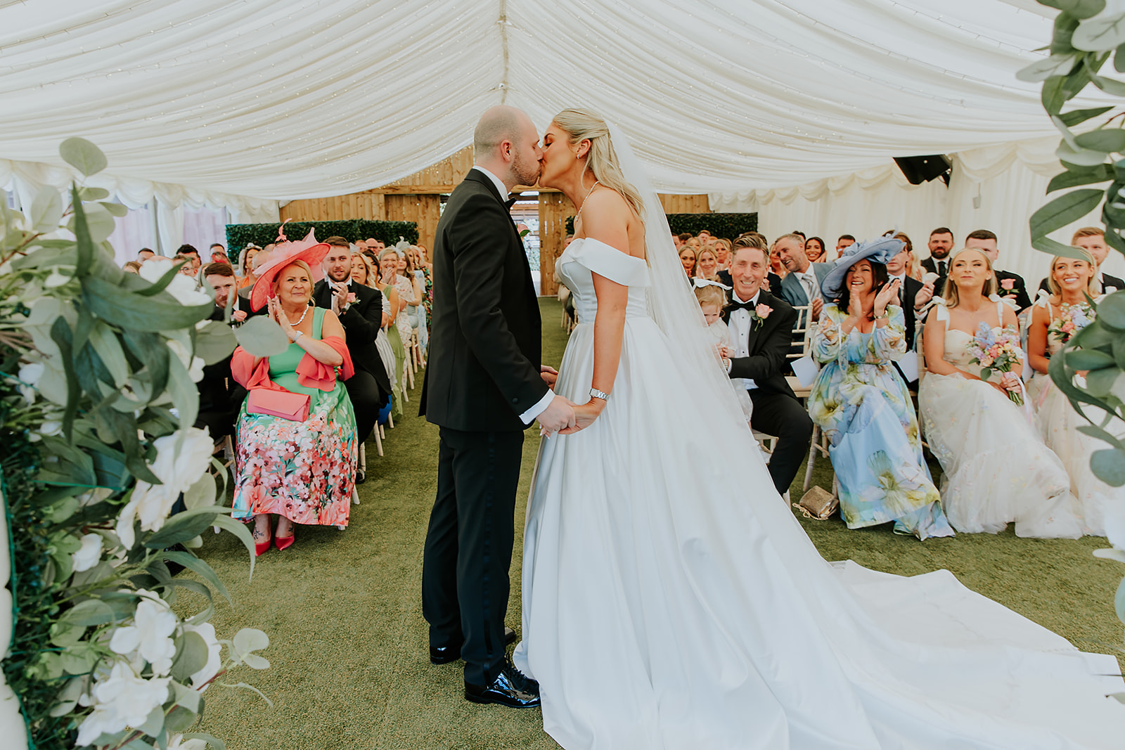 Jessica and Angus Eden Leisure Village Glasgow Wedding00040