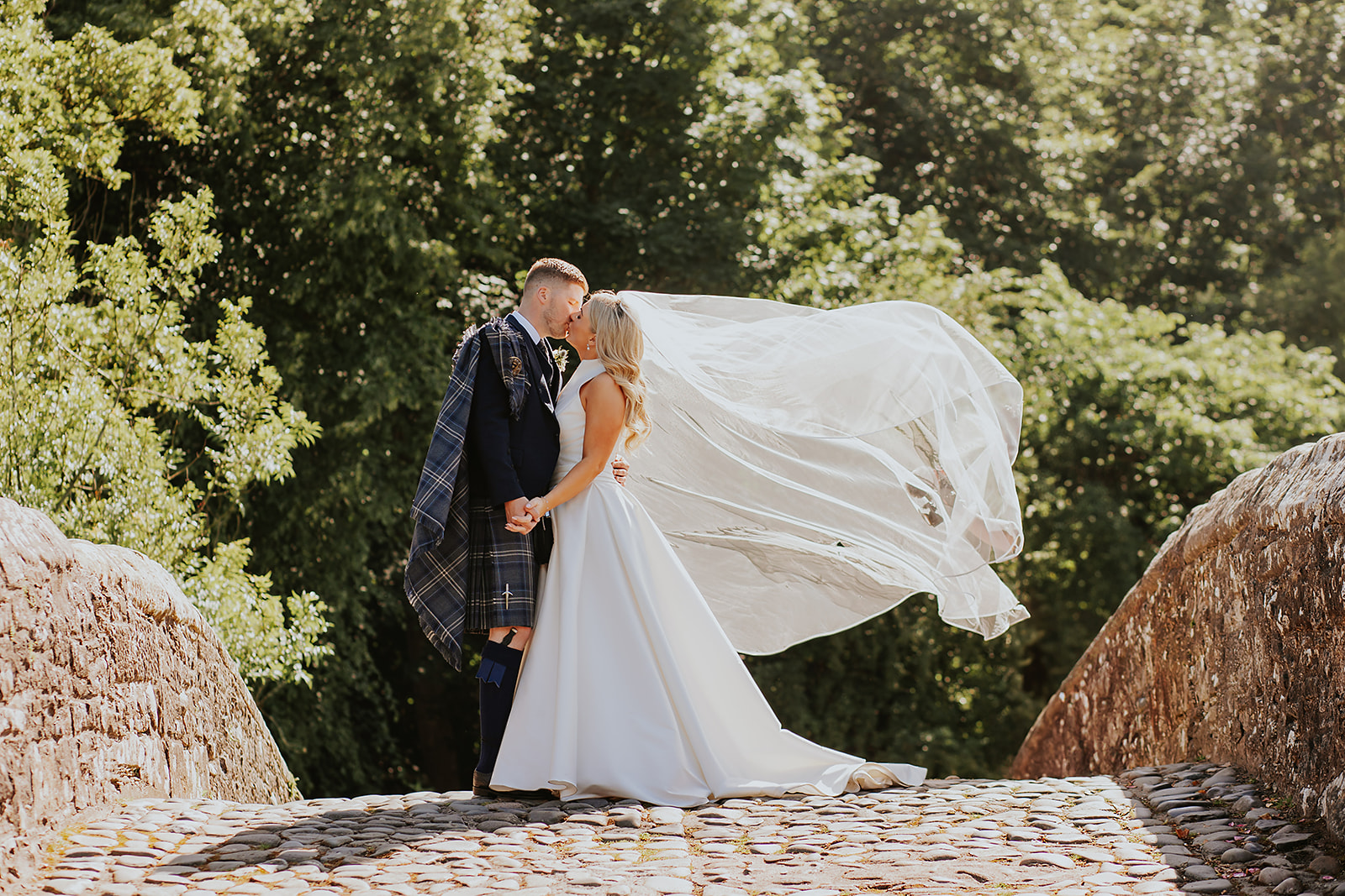 Kerry-Anne - Scott Brig O Doon Summer Wedding Photographer00035