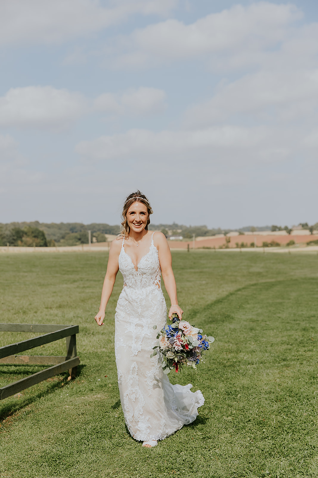 Lauren and Colin Bachilton Barn Wedding Photography00044