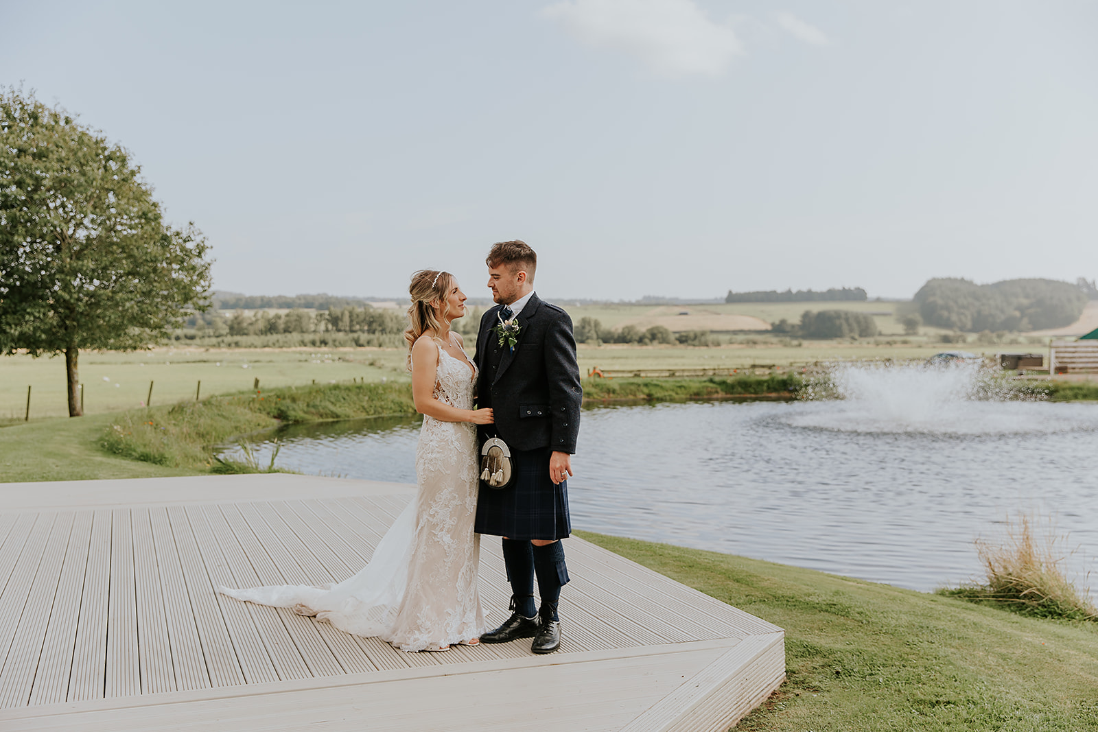 Lauren and Colin Bachilton Barn Wedding Photography00054