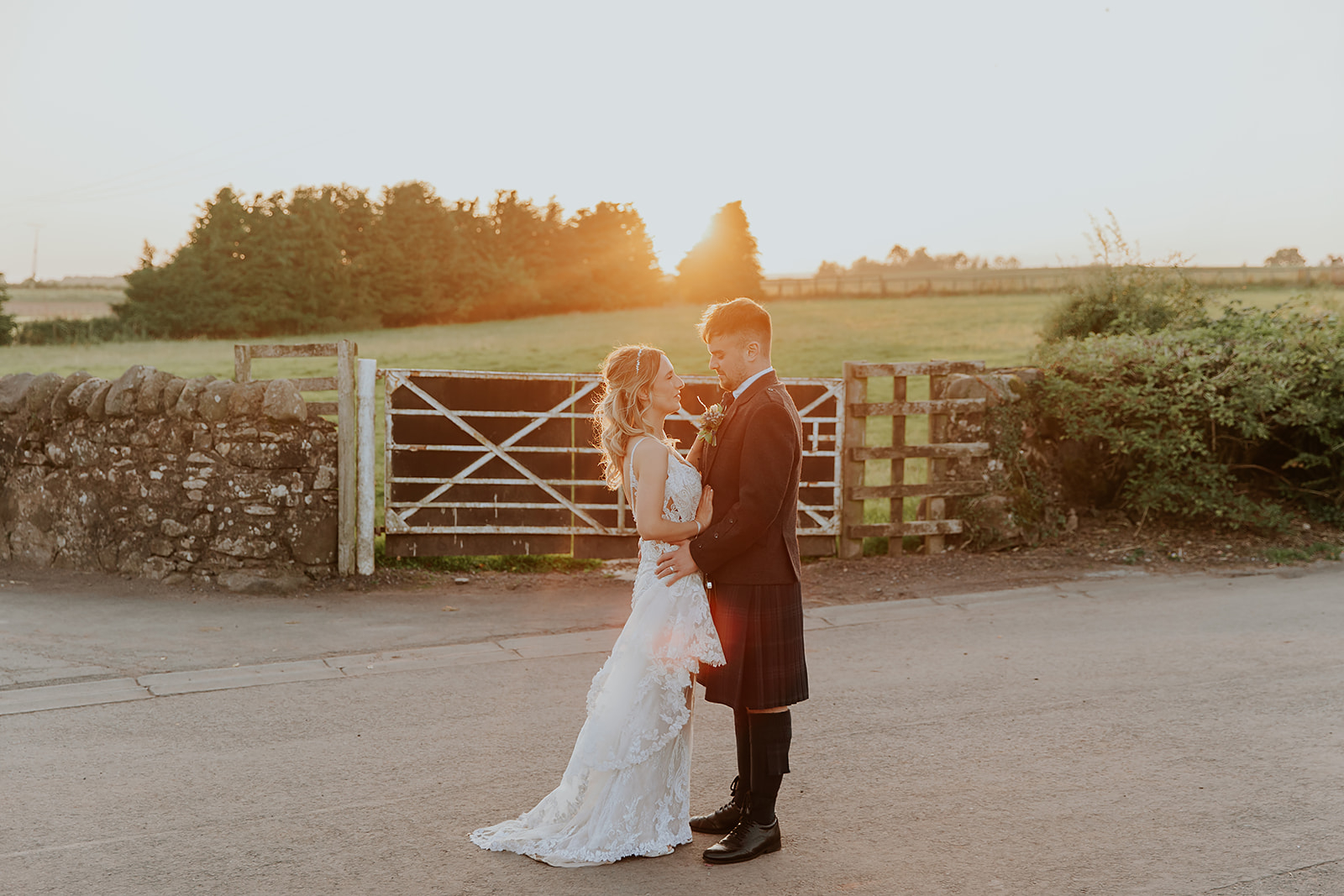 Lauren and Colin Bachilton Barn Wedding Photography00059