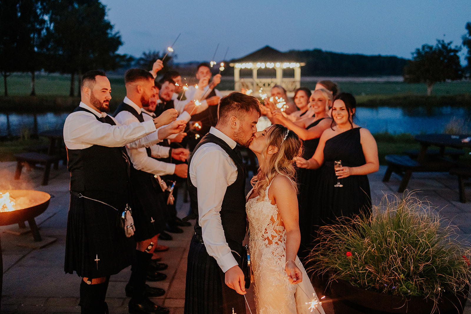 Lauren and Colin Bachilton Barn Wedding Photography00070