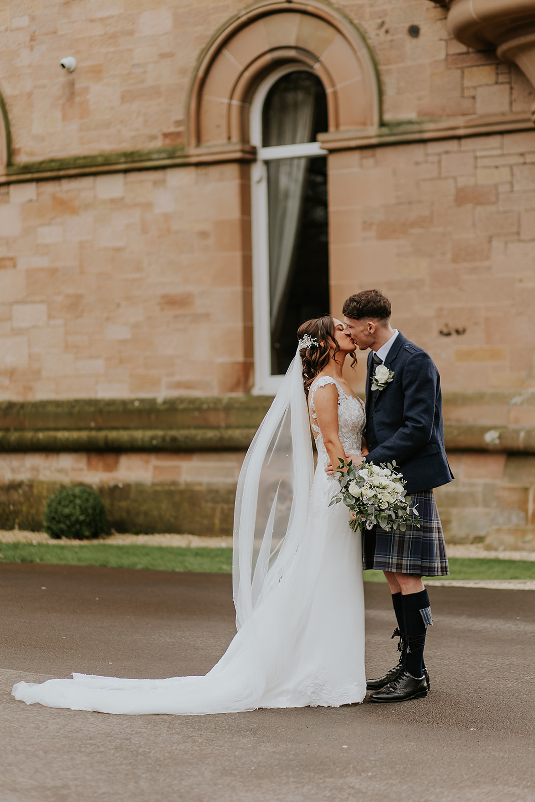 Lauren and John Cornhill Castle Scottish Wedding Photographer00033