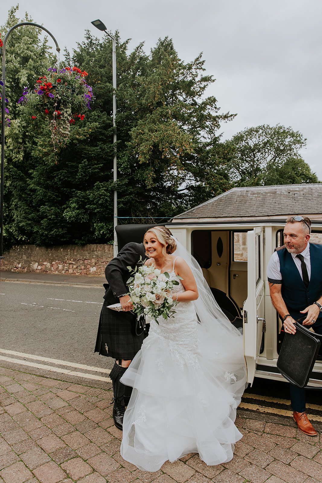 Stephanie and Christopher Brig O Doon Wedding00023