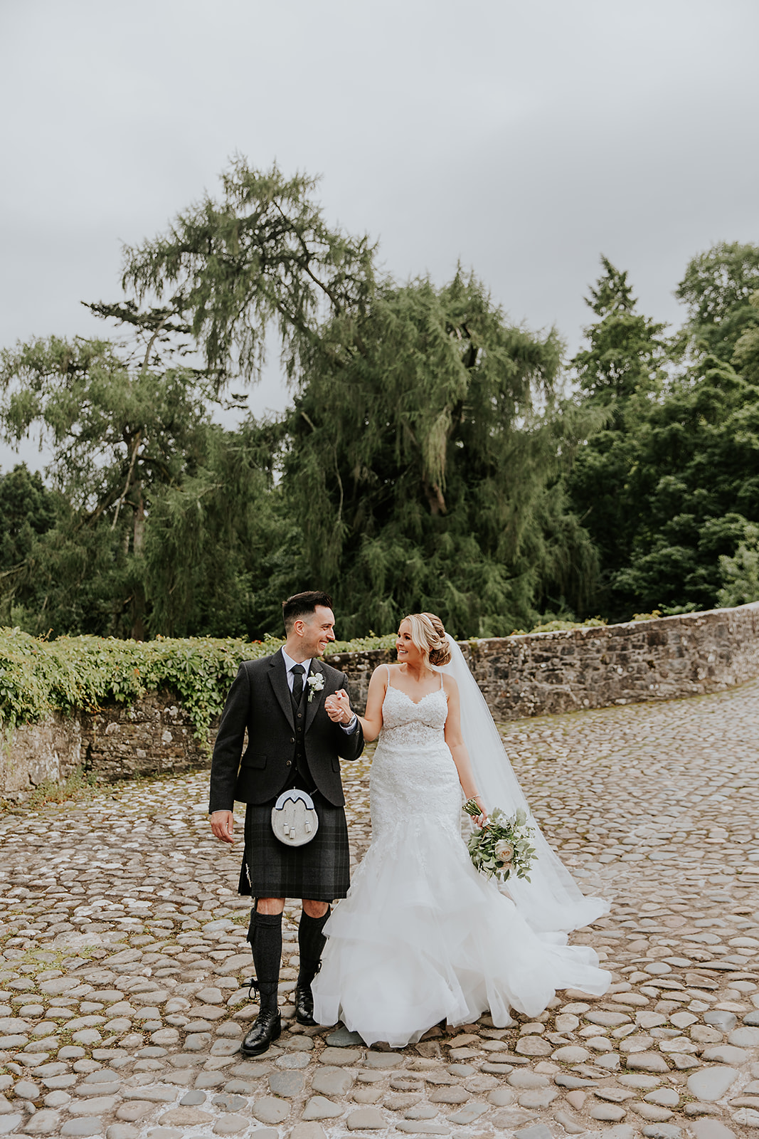 Stephanie and Christopher Brig O Doon Wedding00059