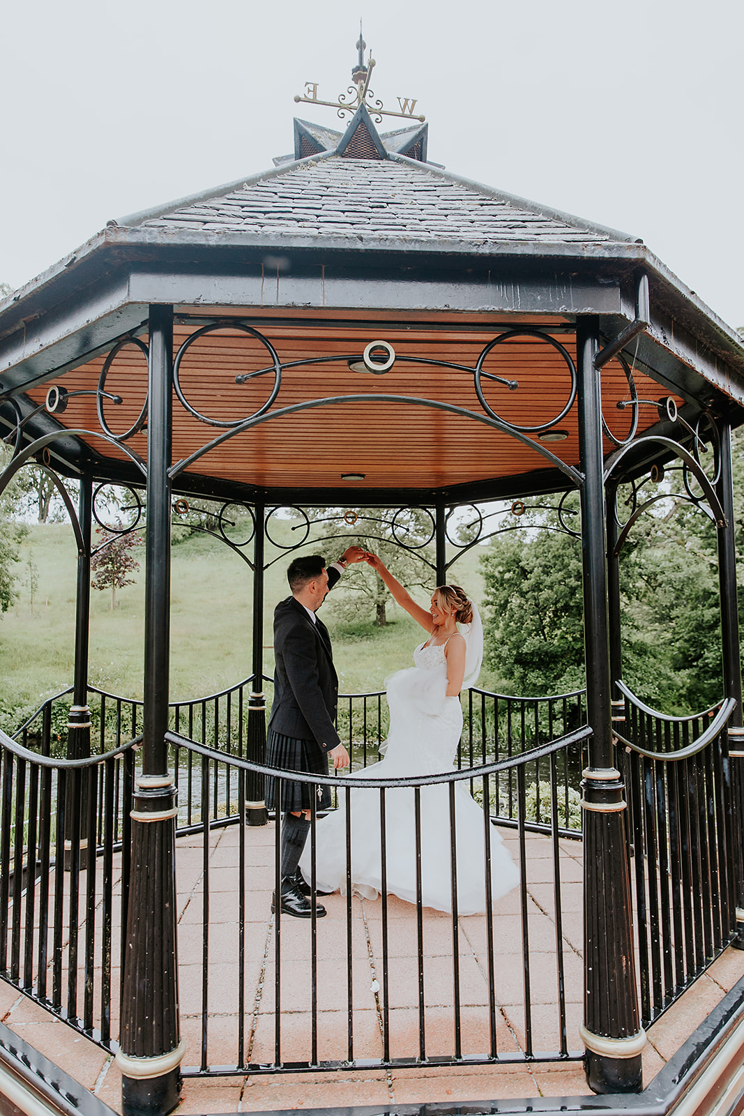 Stephanie and Christopher Brig O Doon Wedding00067