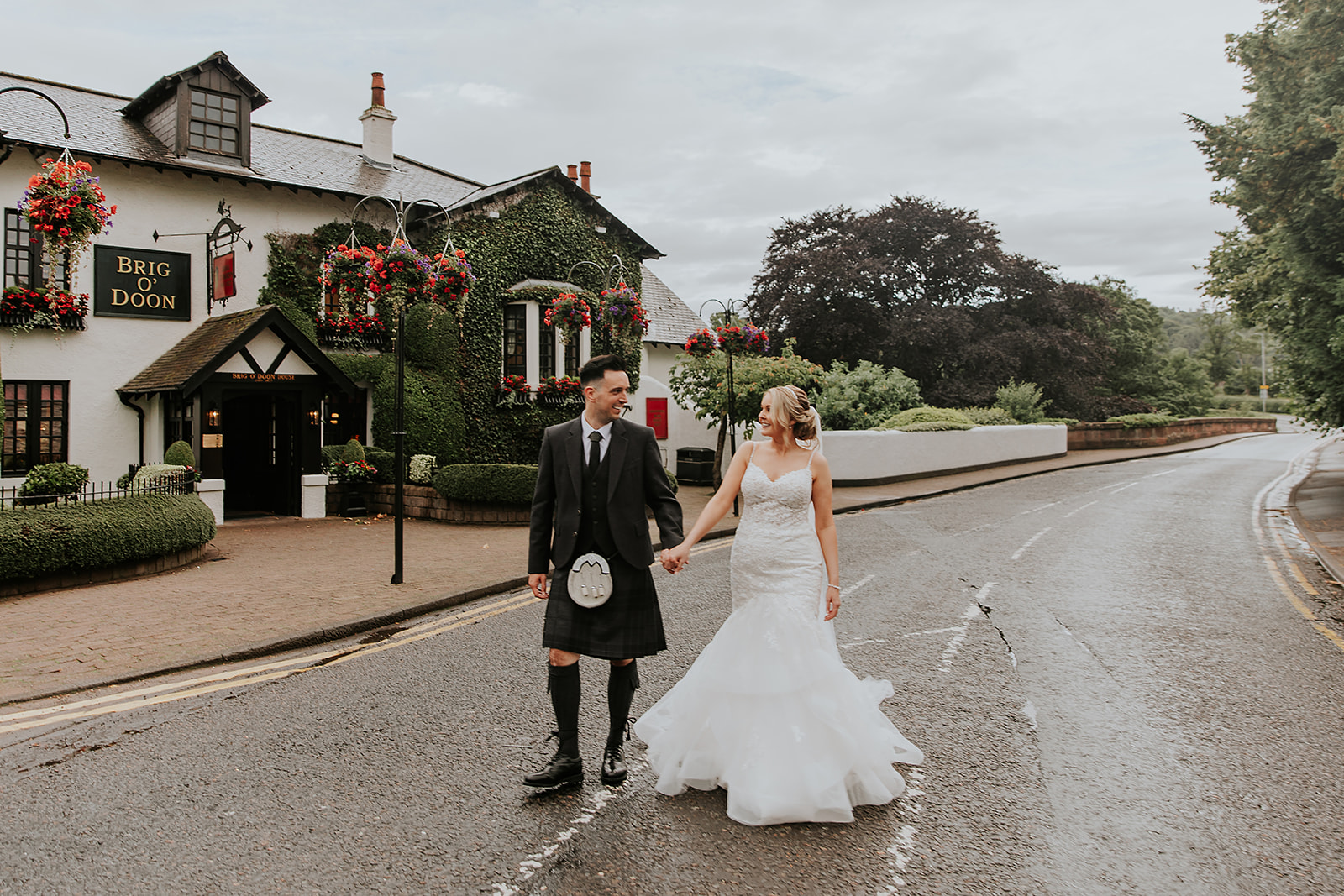 Stephanie and Christopher Brig O Doon Wedding00075