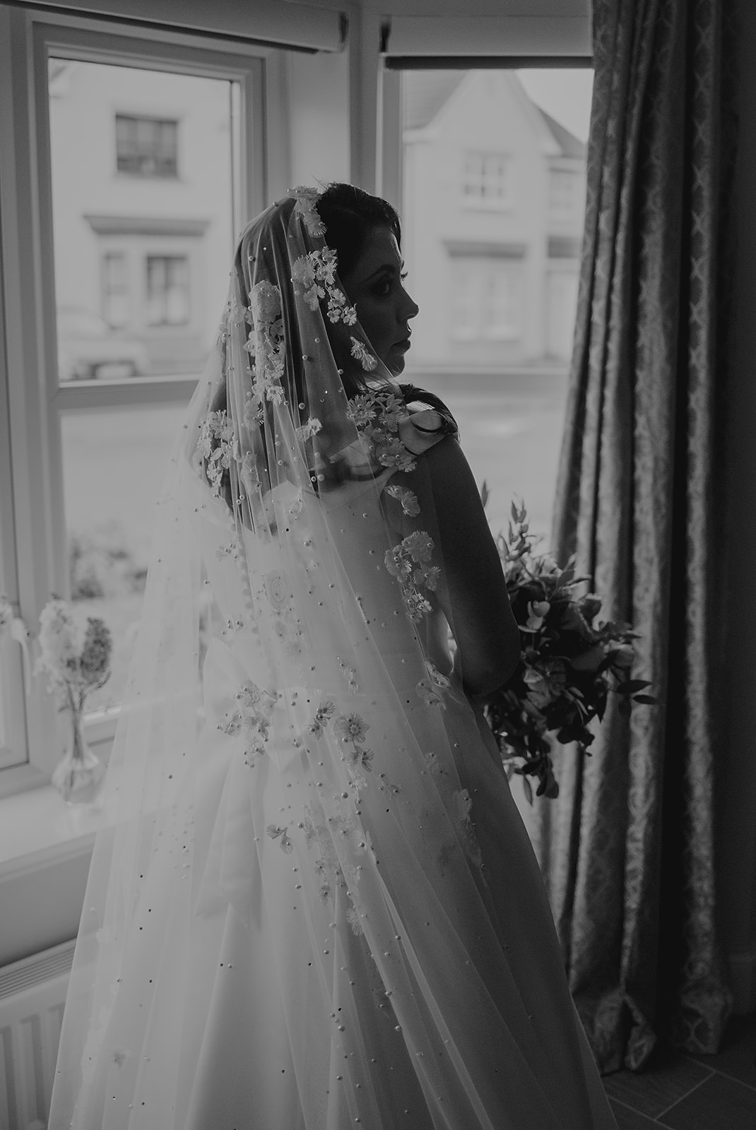 Zheni and Daniel Scottish Wedding Photographer Glasgow Trades Hall00023