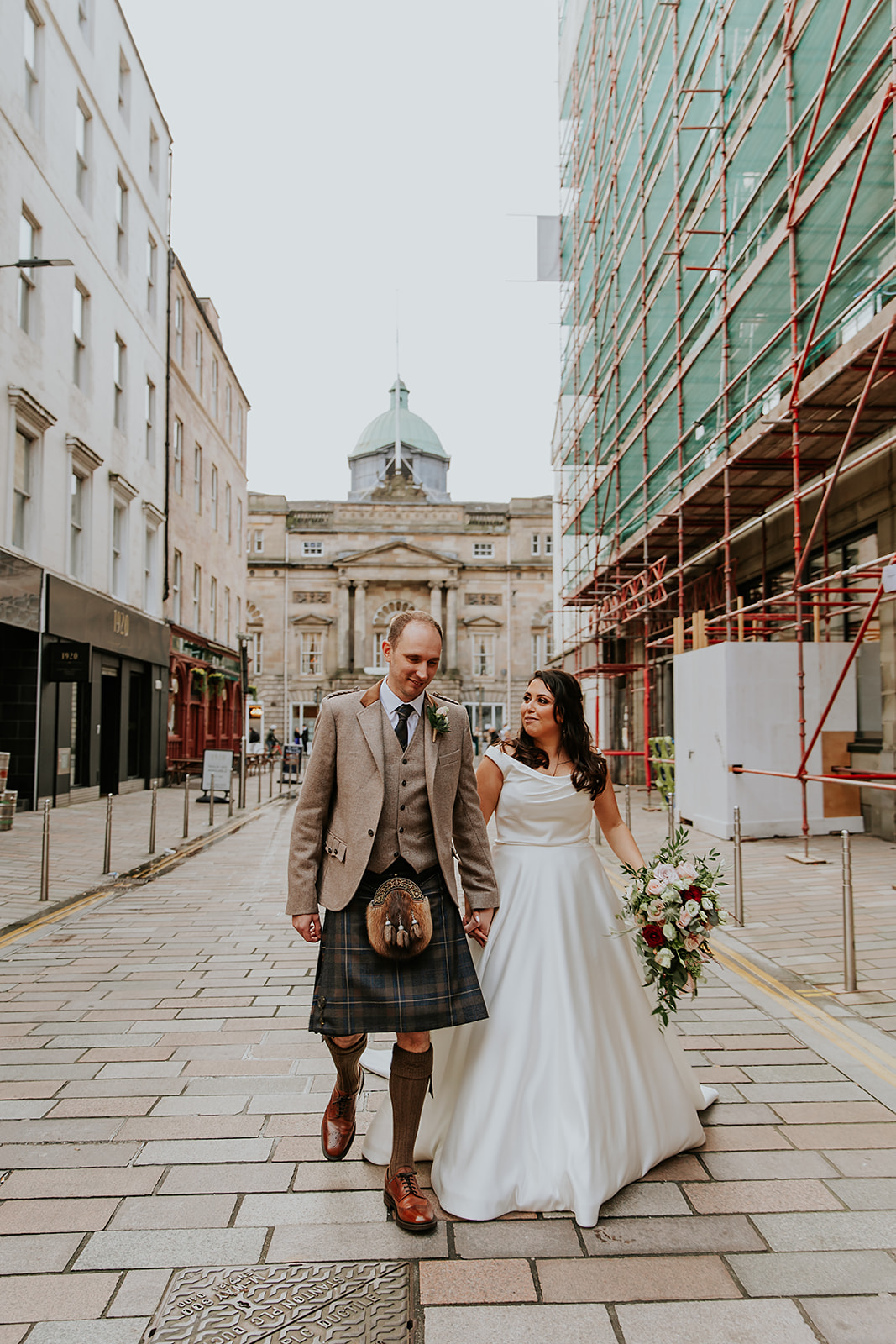 Zheni and Daniel Scottish Wedding Photographer Glasgow Trades Hall00053