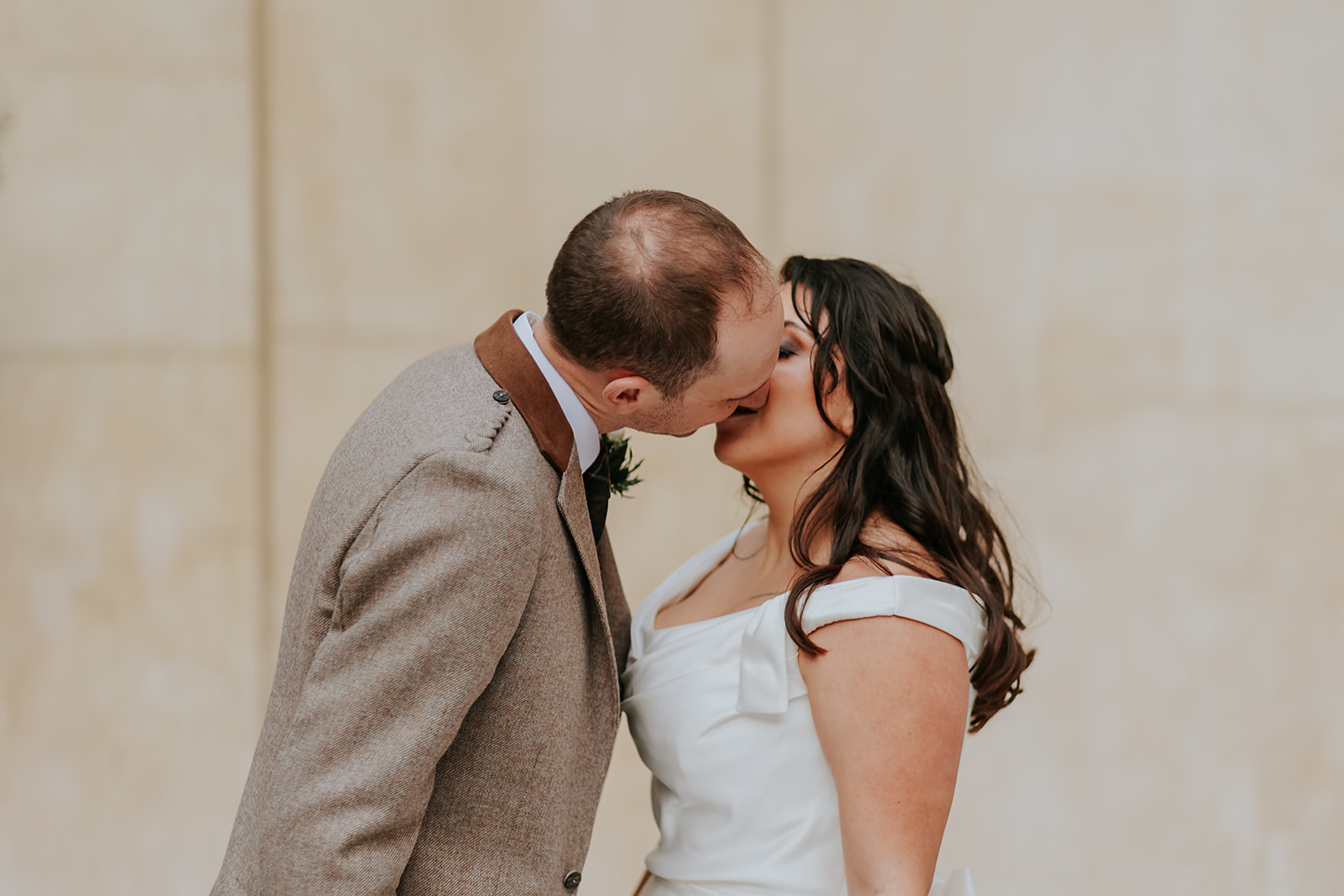 Zheni and Daniel Scottish Wedding Photographer Glasgow Trades Hall00056