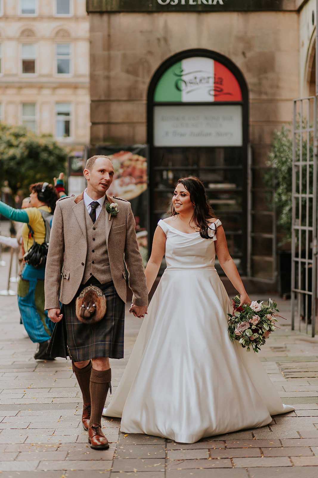 Zheni and Daniel Scottish Wedding Photographer Glasgow Trades Hall00059