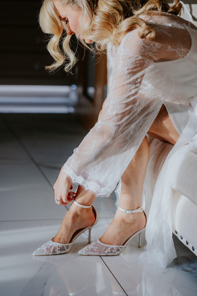 Bride getting ready at Brig o Doon